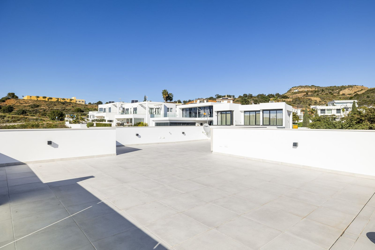 6 Bed Townhouse for sale in La Cala De Mijas Costa Del Sol, Málaga, Spain