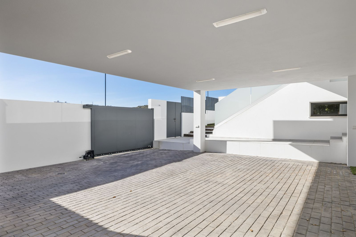 6 Bed Townhouse for sale in La Cala De Mijas Costa Del Sol, Málaga, Spain