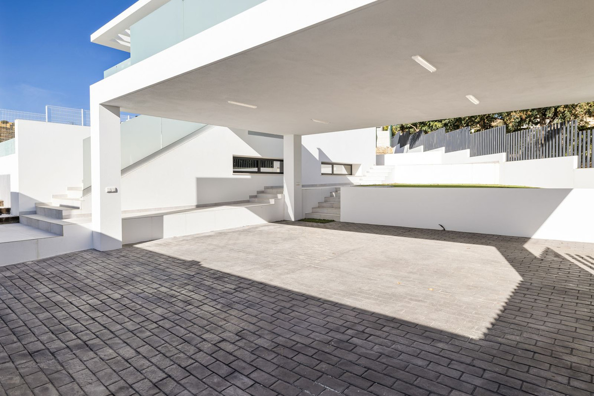 6 Bed Townhouse for sale in La Cala De Mijas Costa Del Sol, Málaga, Spain