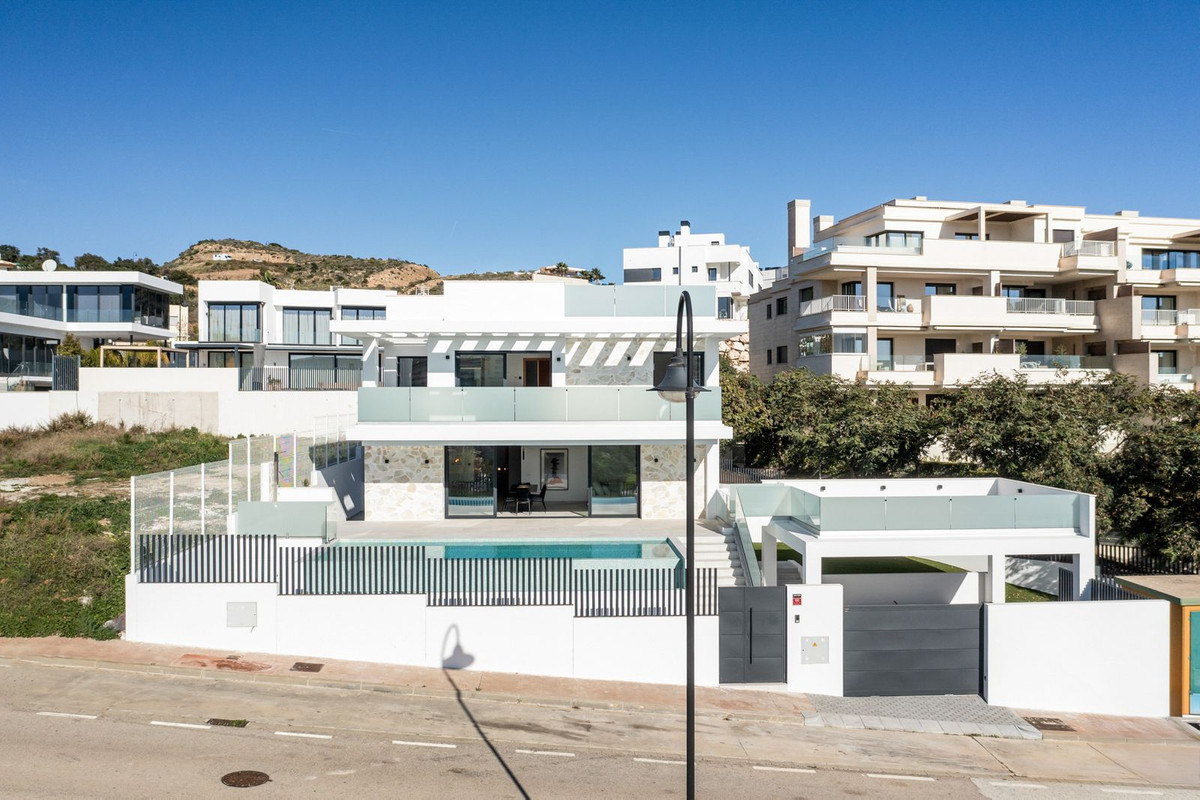 6 Bed Townhouse for sale in La Cala De Mijas Costa Del Sol, Málaga, Spain