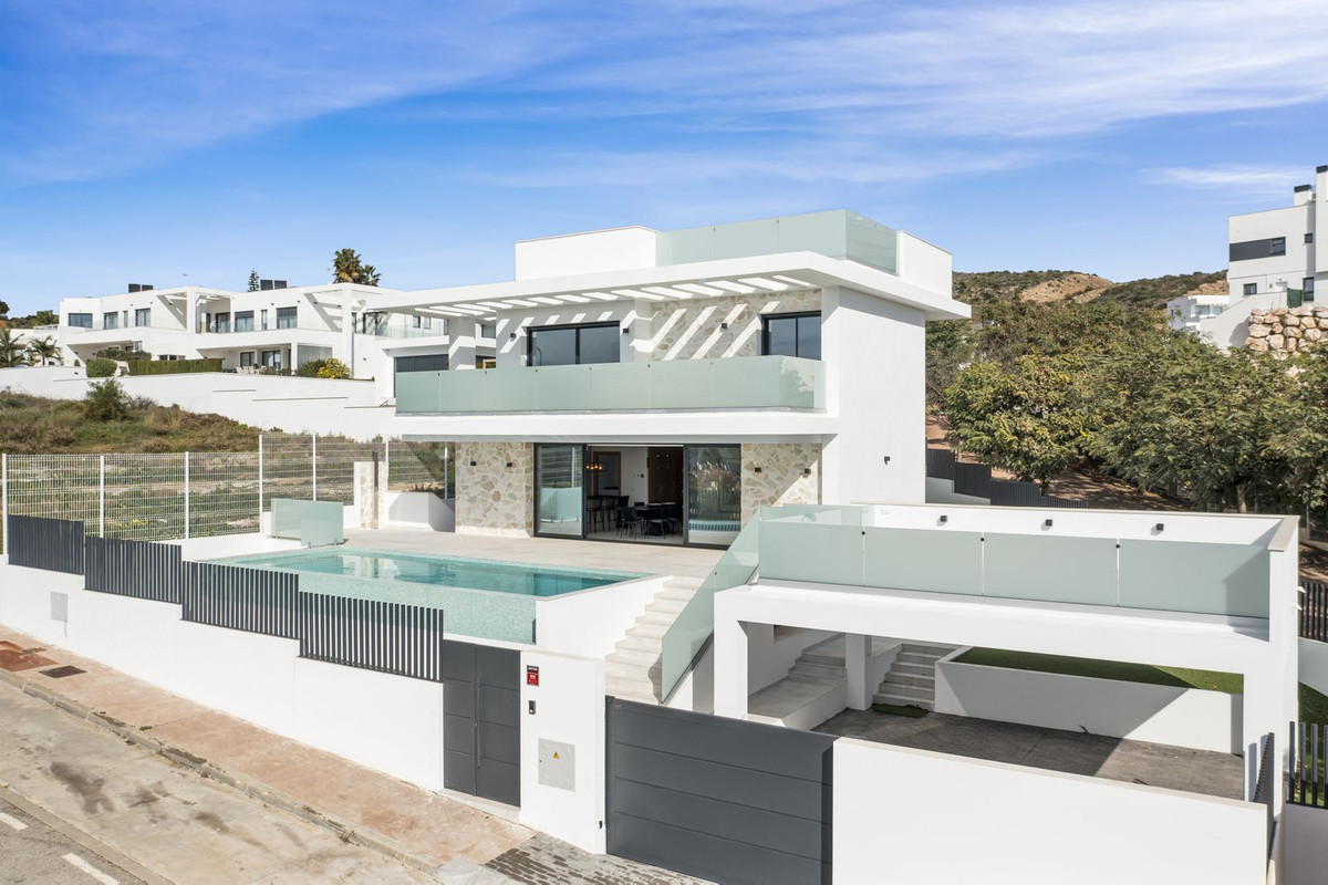 6 Bed Townhouse for sale in La Cala De Mijas Costa Del Sol, Málaga, Spain