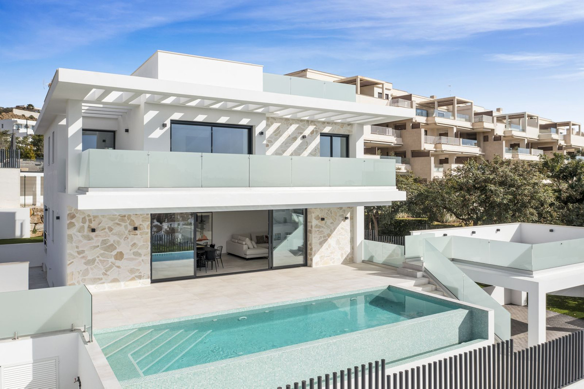 6 Bed Townhouse for sale in La Cala De Mijas Costa Del Sol, Málaga, Spain