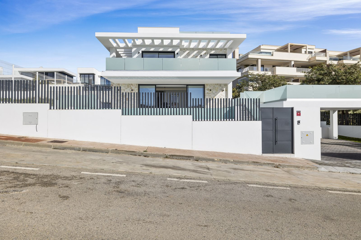 6 Bed Townhouse for sale in La Cala De Mijas Costa Del Sol, Málaga, Spain
