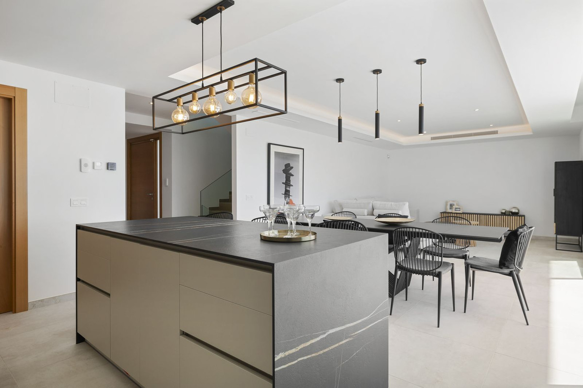 6 Bed Townhouse for sale in La Cala De Mijas Costa Del Sol, Málaga, Spain