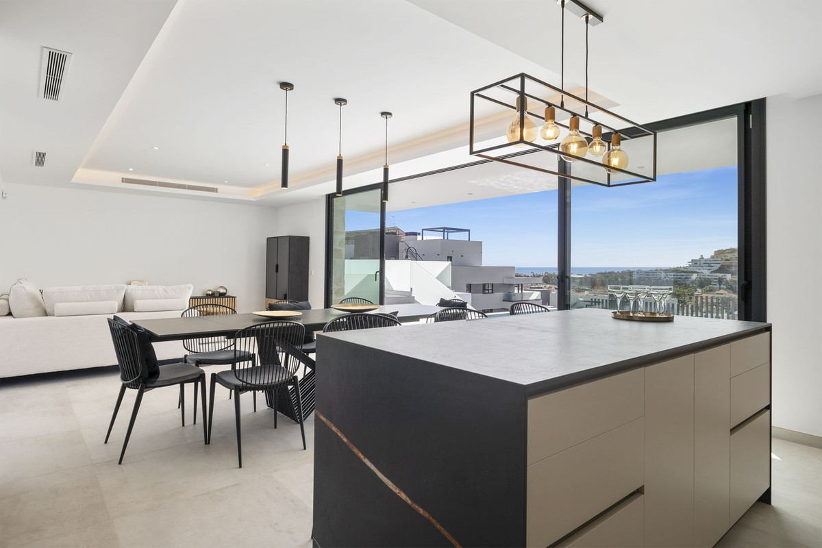 6 Bed Townhouse for sale in La Cala De Mijas Costa Del Sol, Málaga, Spain