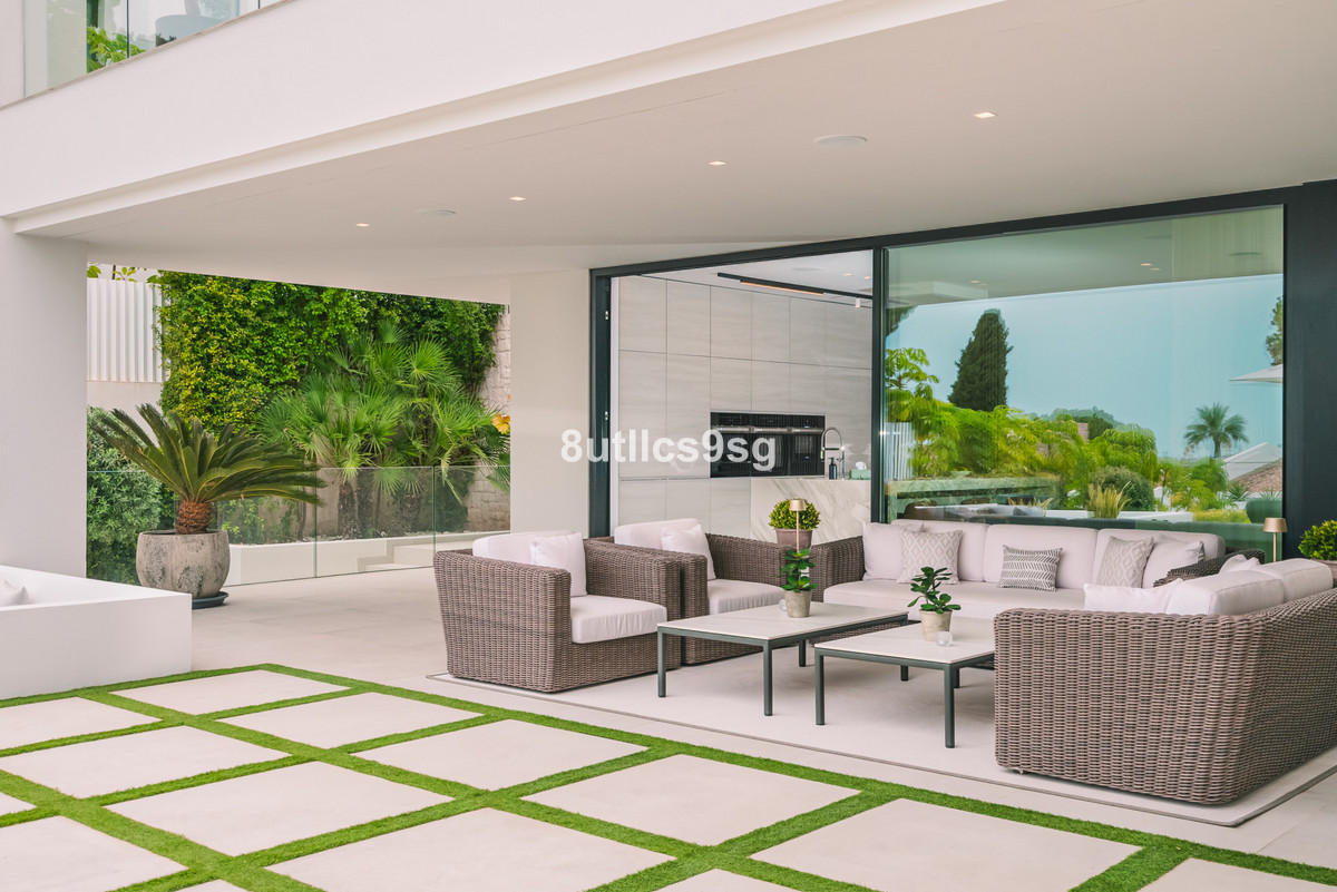 Se vende Villa - Chalet de 5 dormitorios en Costa Del Sol, Málaga, España