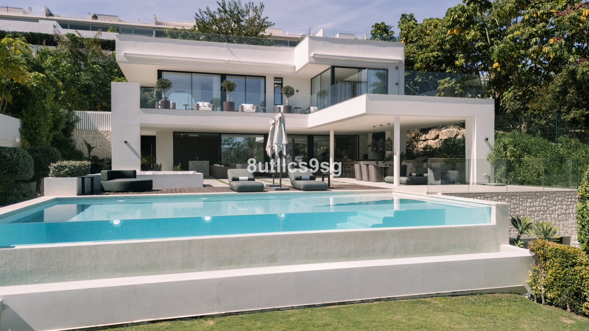 Se vende Villa - Chalet de 5 dormitorios en Costa Del Sol, Málaga, España