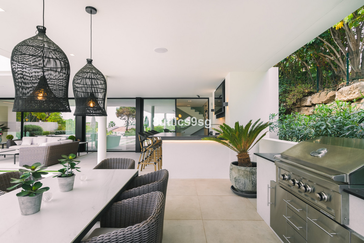 Se vende Villa - Chalet de 5 dormitorios en Costa Del Sol, Málaga, España