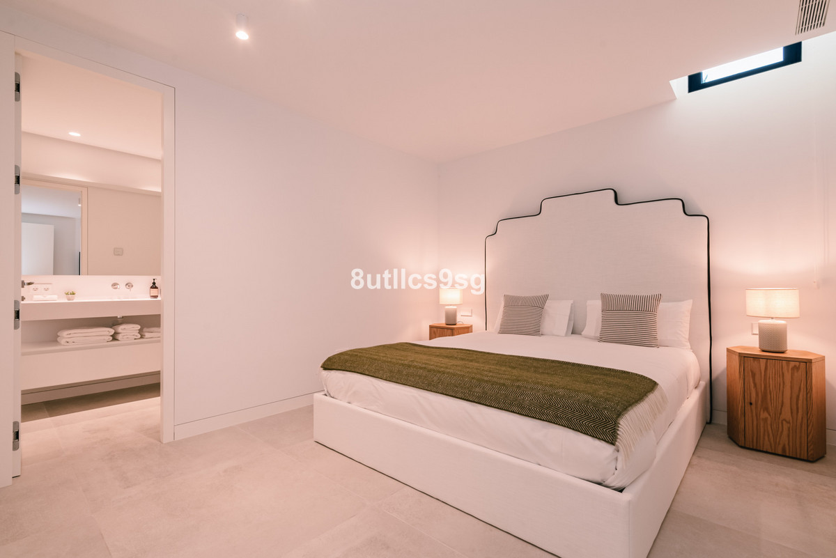 Se vende Villa - Chalet de 5 dormitorios en Costa Del Sol, Málaga, España