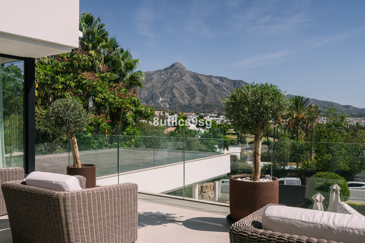 Se vende Villa - Chalet de 5 dormitorios en Costa Del Sol, Málaga, España