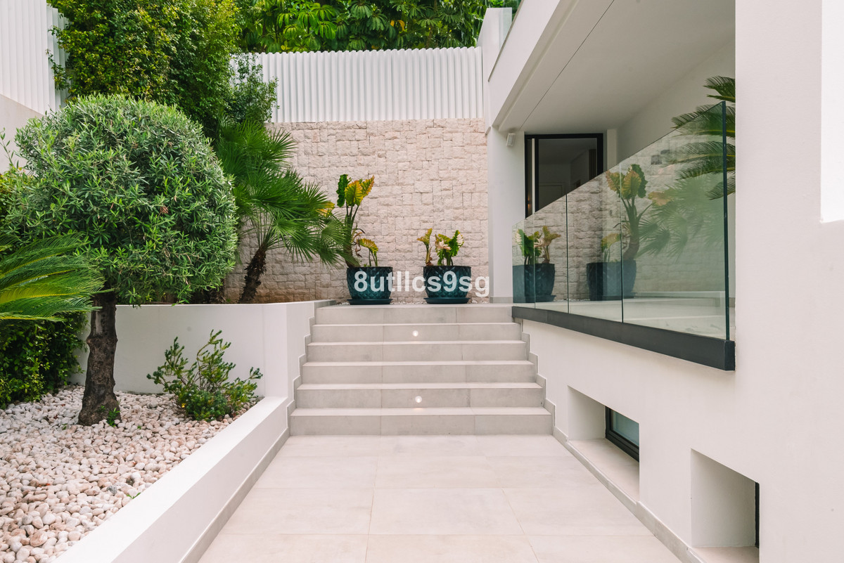 Se vende Villa - Chalet de 5 dormitorios en Costa Del Sol, Málaga, España