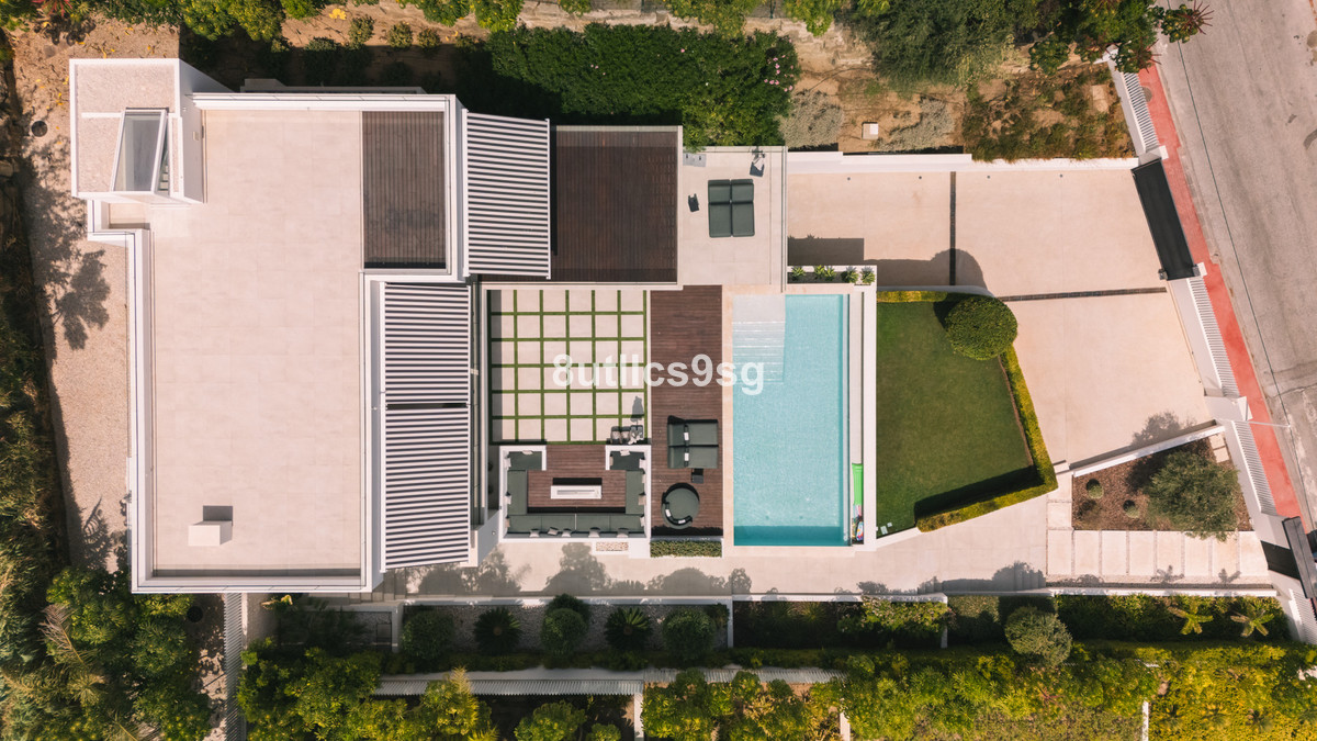 Se vende Villa - Chalet de 5 dormitorios en Costa Del Sol, Málaga, España