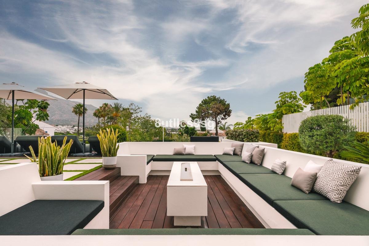 Se vende Villa - Chalet de 5 dormitorios en Costa Del Sol, Málaga, España