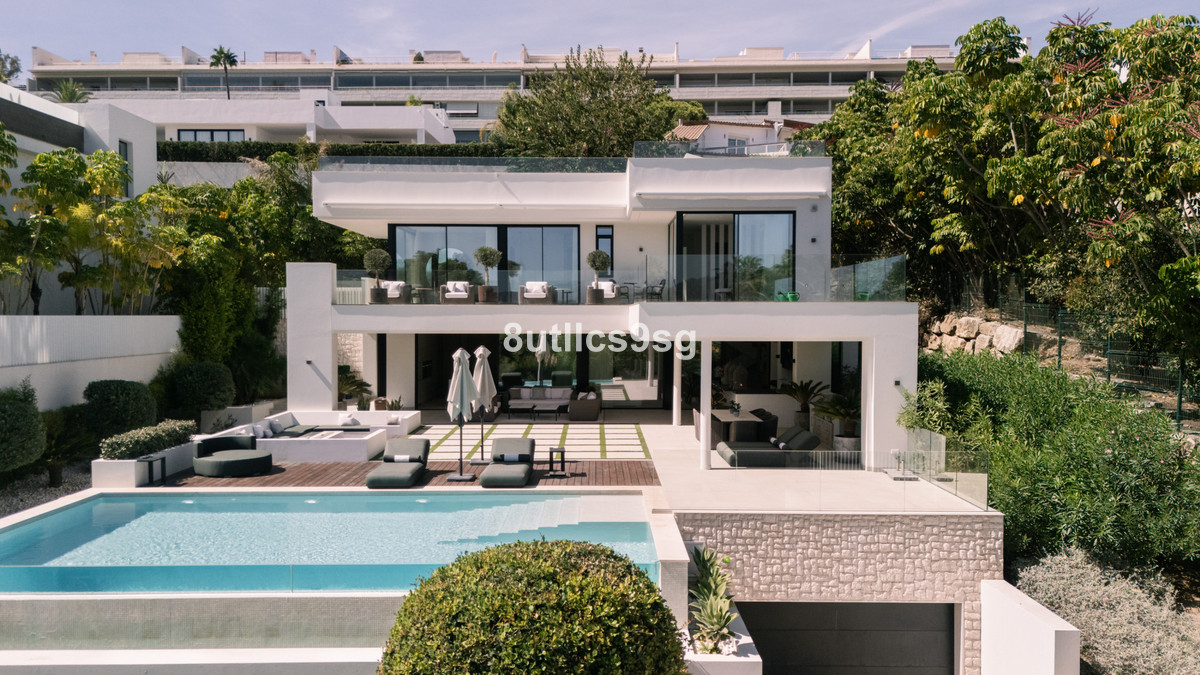 Se vende Villa - Chalet de 5 dormitorios en Costa Del Sol, Málaga, España