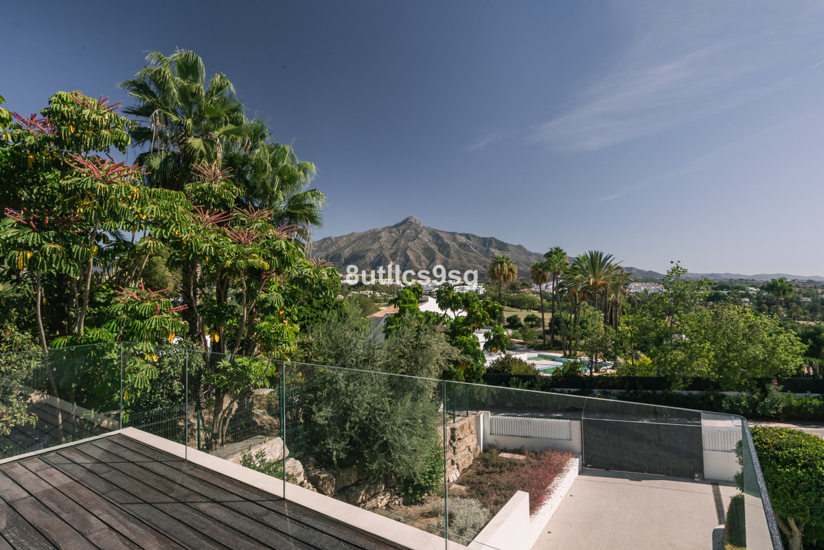Se vende Villa - Chalet de 5 dormitorios en Costa Del Sol, Málaga, España