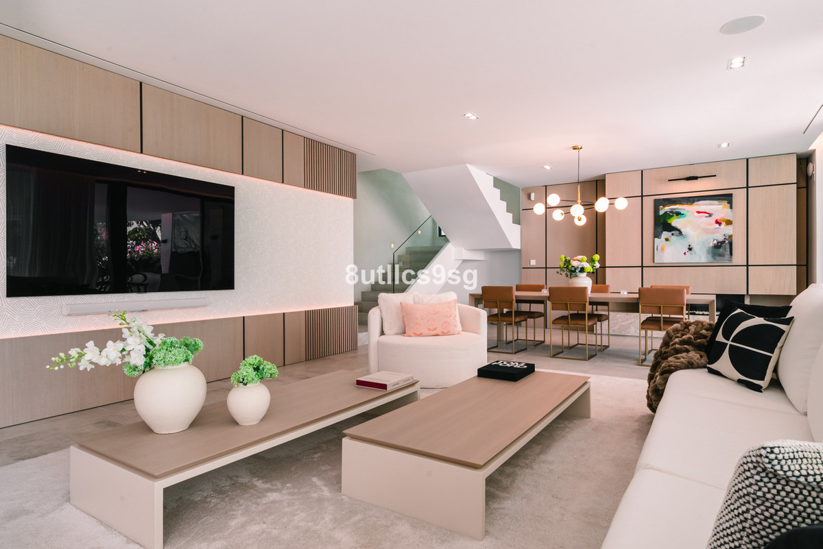Se vende Villa - Chalet de 5 dormitorios en Costa Del Sol, Málaga, España