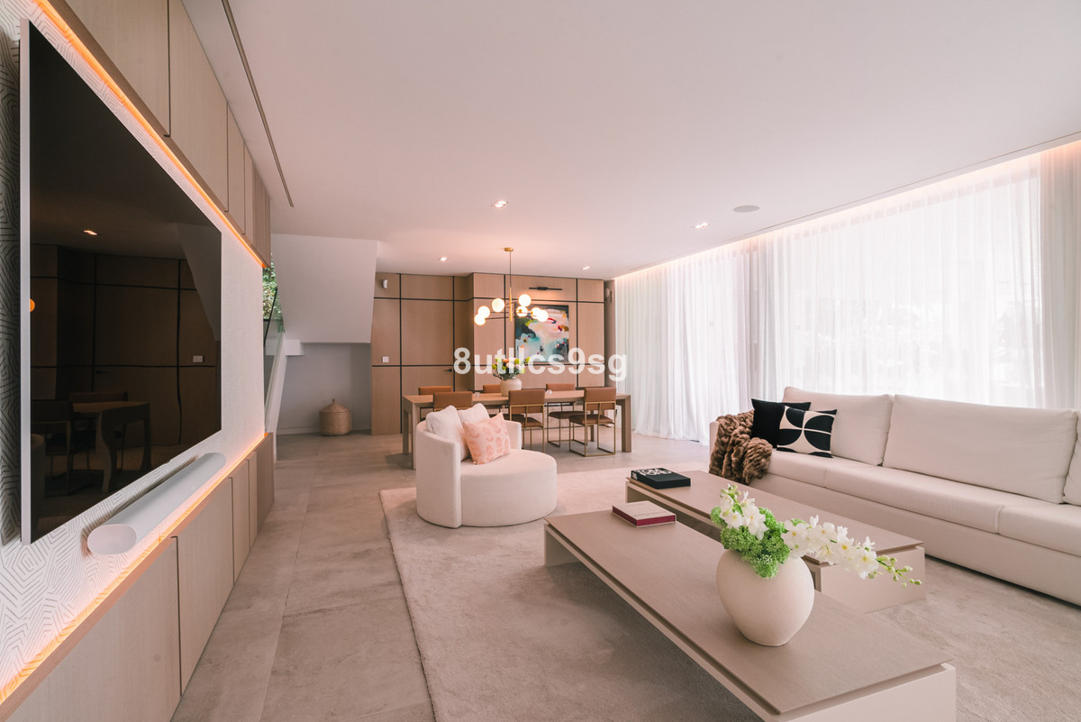 Se vende Villa - Chalet de 5 dormitorios en Costa Del Sol, Málaga, España