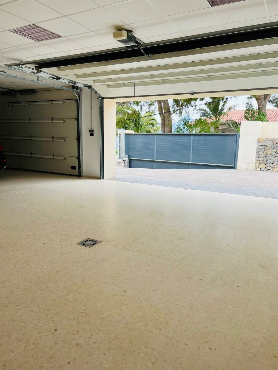 5 Bed Townhouse for sale in Altea Costa Blanca, Alicante, Spain