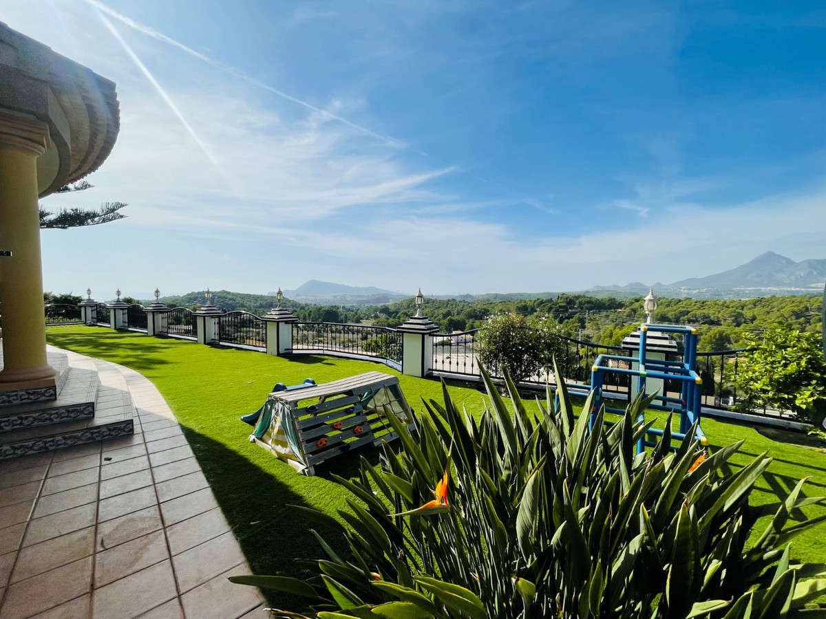 6 Bed Townhouse for sale in Altea Costa Blanca, Alicante, Spain