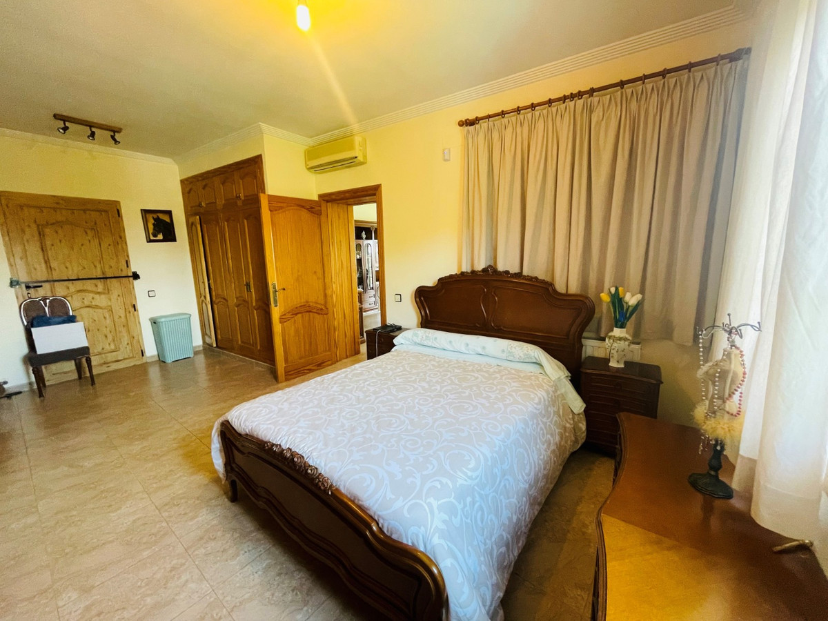 6 Bed Townhouse for sale in Altea Costa Blanca, Alicante, Spain