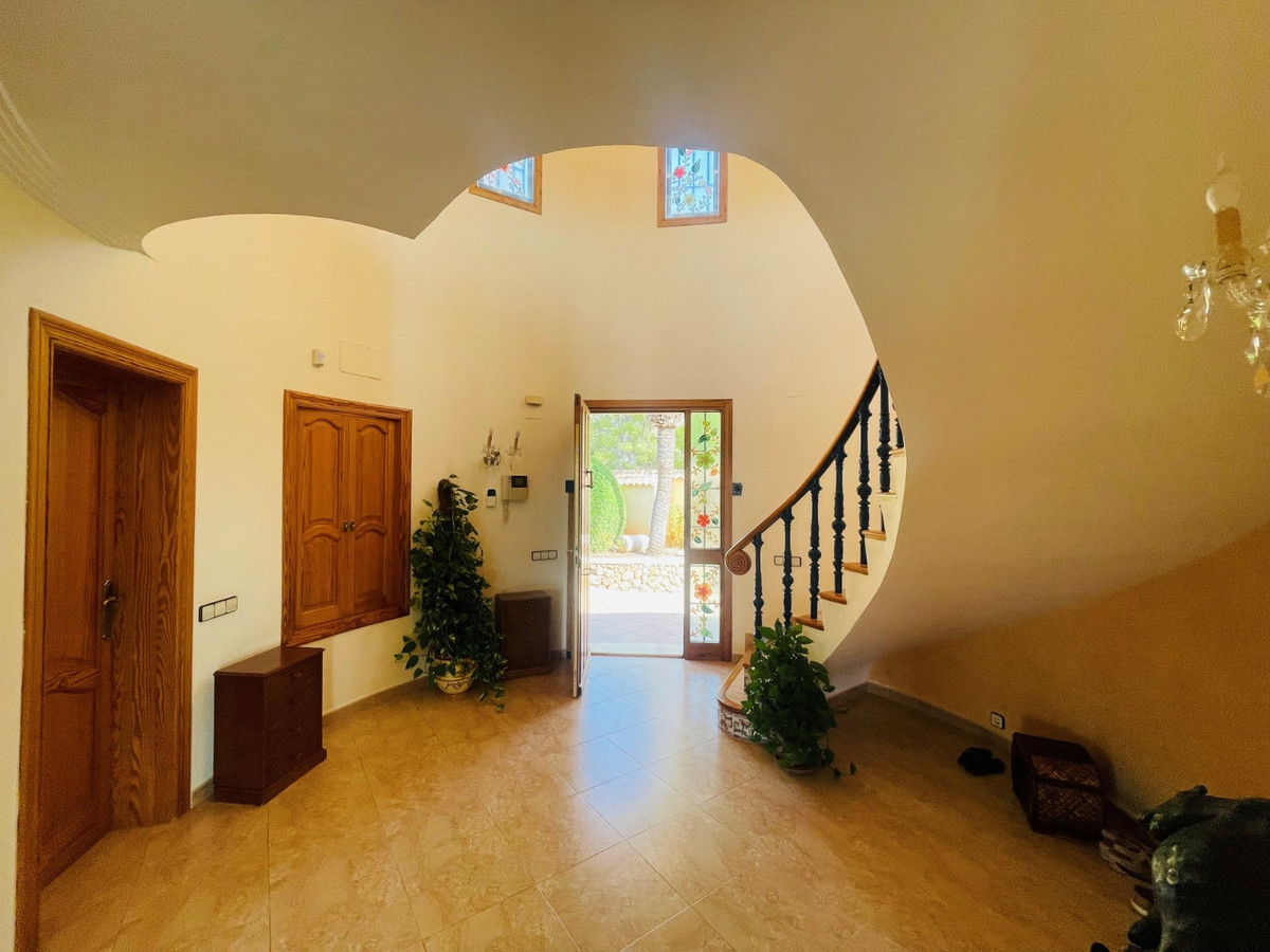 6 Bed Townhouse for sale in Altea Costa Blanca, Alicante, Spain