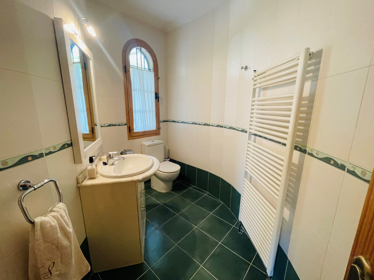 6 Bed Townhouse for sale in Altea Costa Blanca, Alicante, Spain