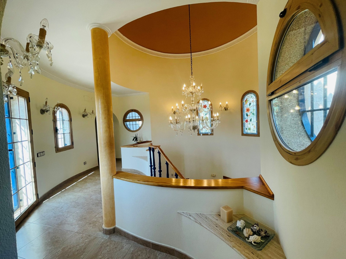 6 Bed Townhouse for sale in Altea Costa Blanca, Alicante, Spain
