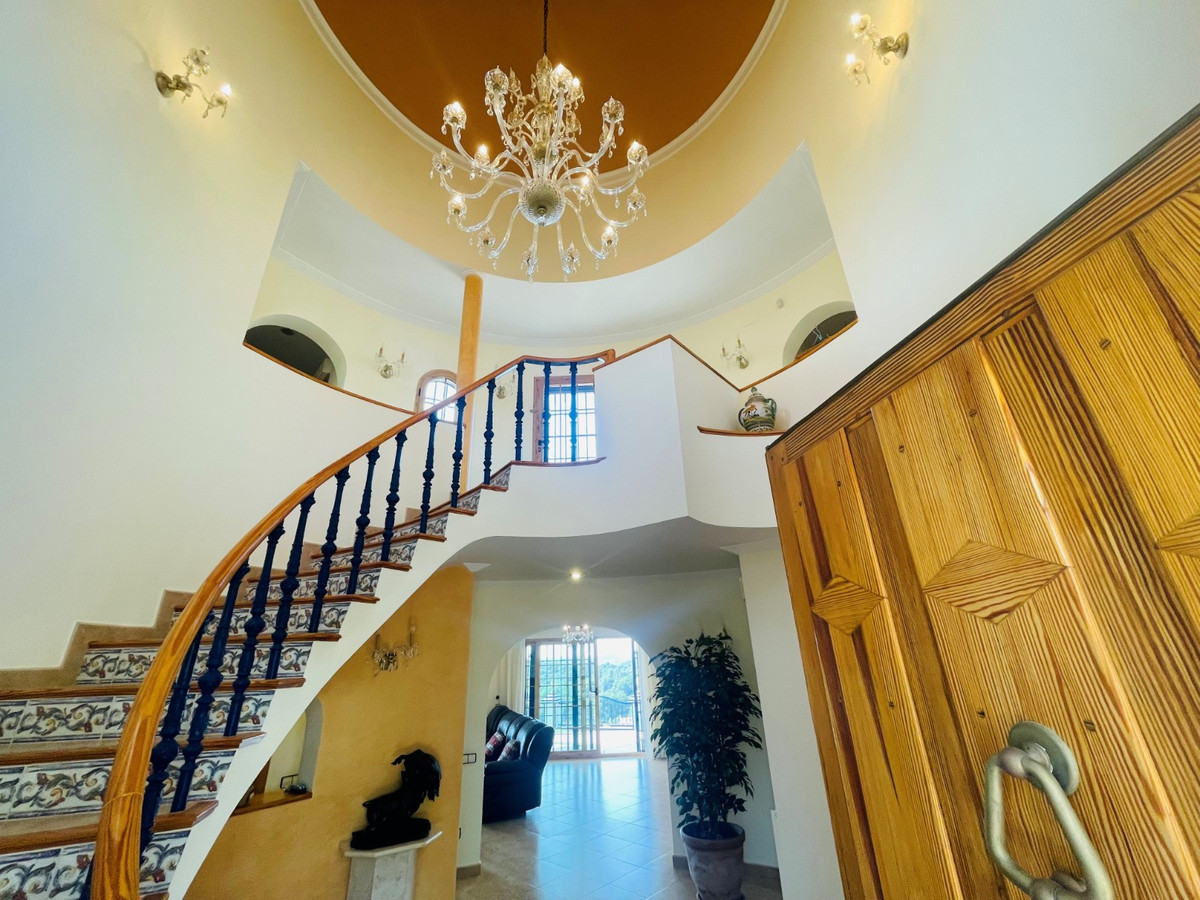 6 Bed Townhouse for sale in Altea Costa Blanca, Alicante, Spain