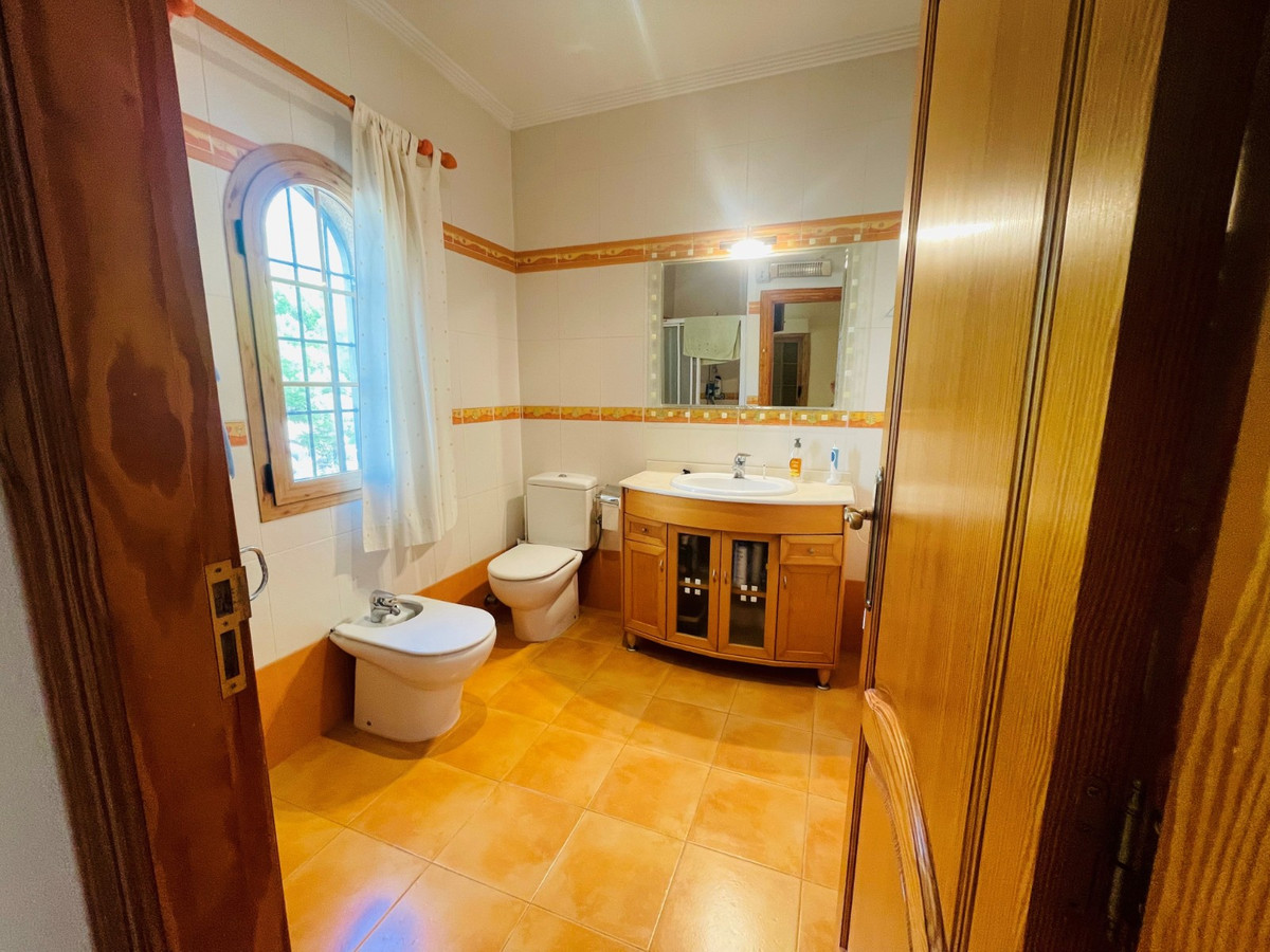 6 Bed Townhouse for sale in Altea Costa Blanca, Alicante, Spain