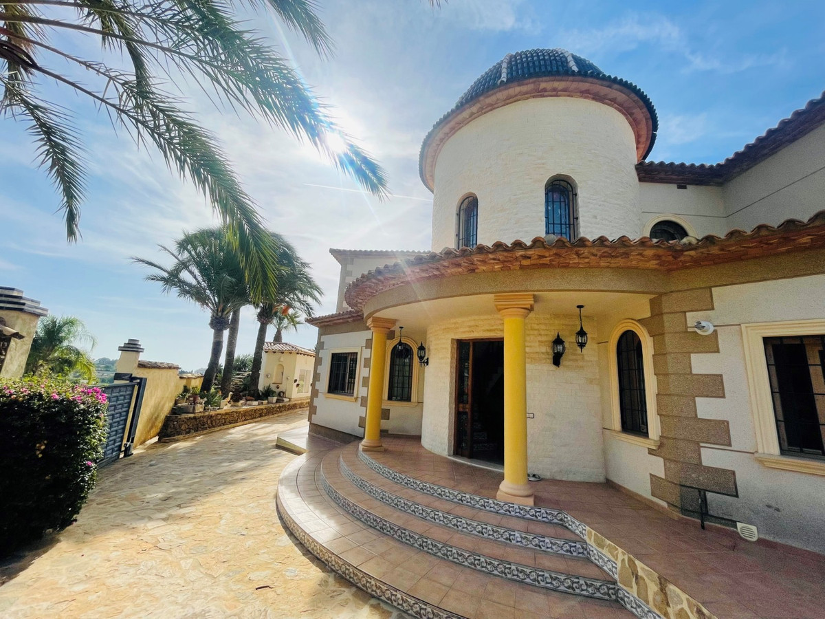 6 Bed Townhouse for sale in Altea Costa Blanca, Alicante, Spain