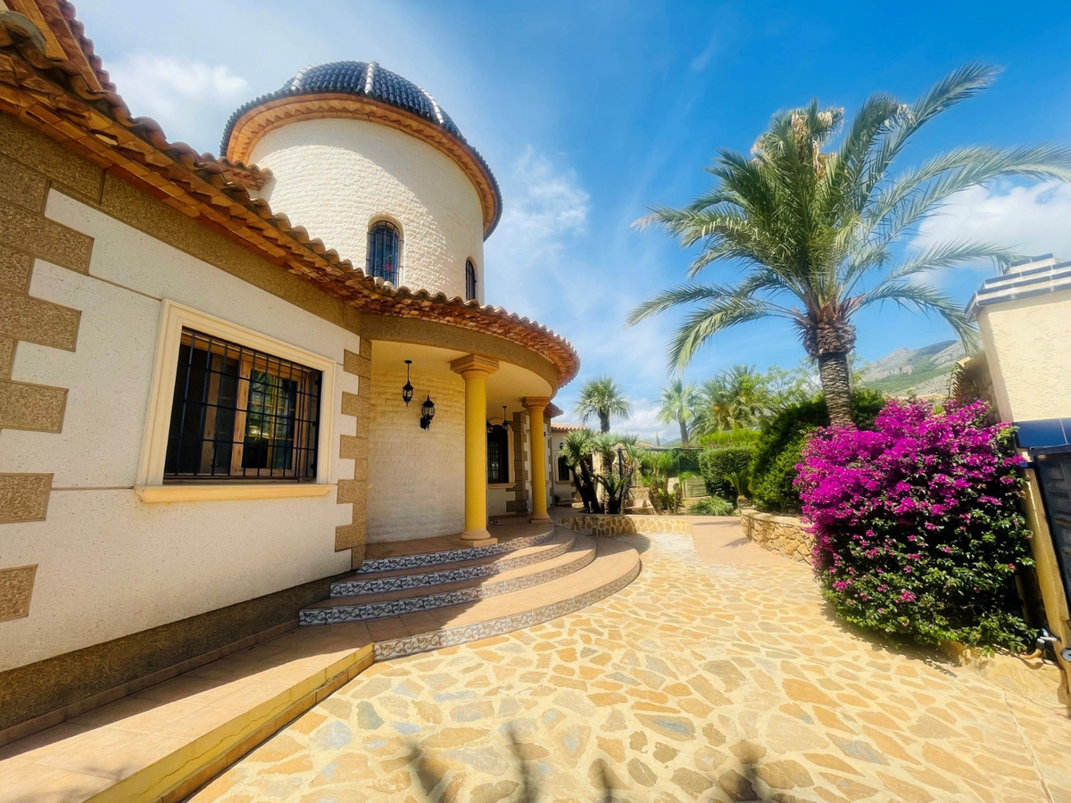 6 Bed Townhouse for sale in Altea Costa Blanca, Alicante, Spain