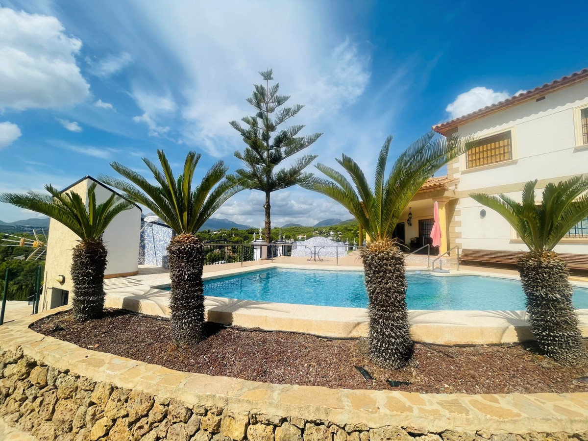 6 Bed Townhouse for sale in Altea Costa Blanca, Alicante, Spain