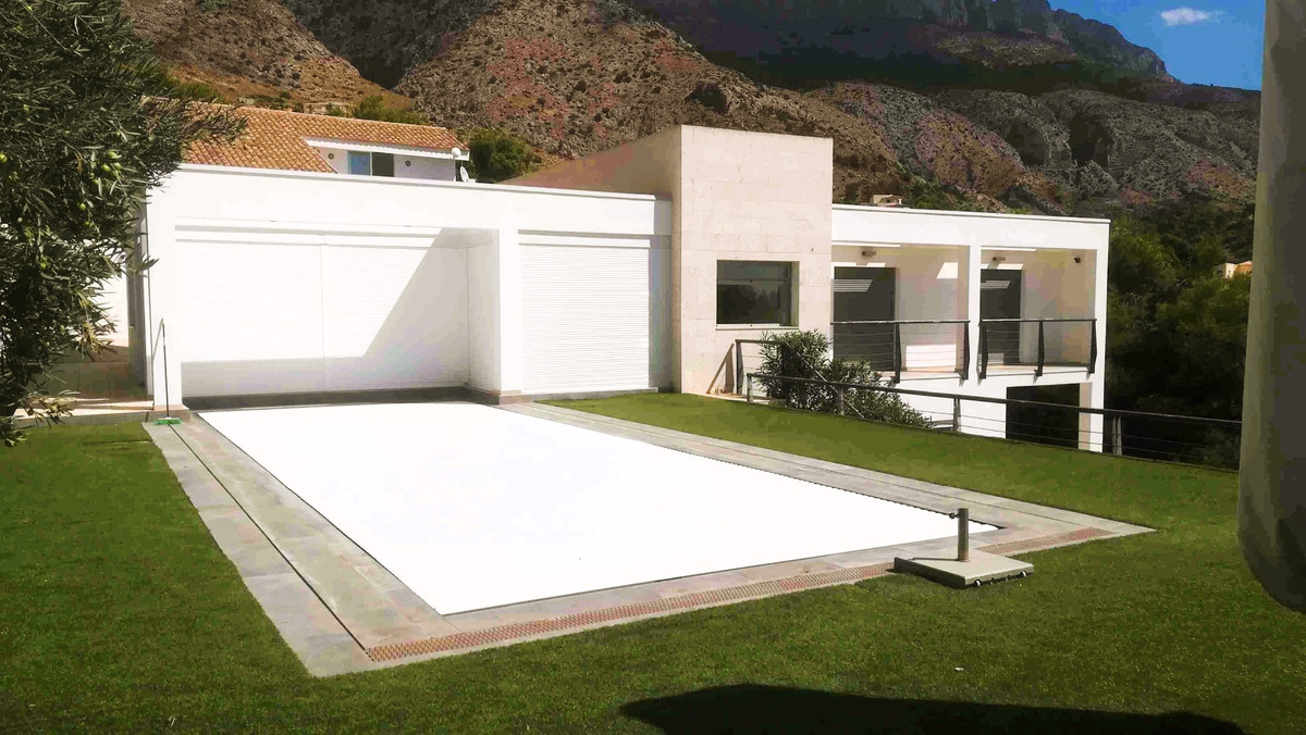 5 Bed Townhouse for sale in Altea Costa Blanca, Alicante, Spain