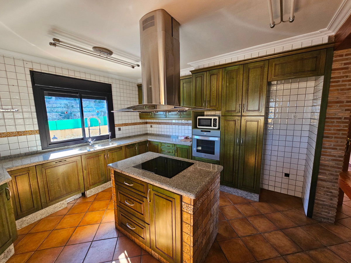6 Bed Townhouse for sale in Callosa Den Sarria Costa Blanca, Alicante, Spain