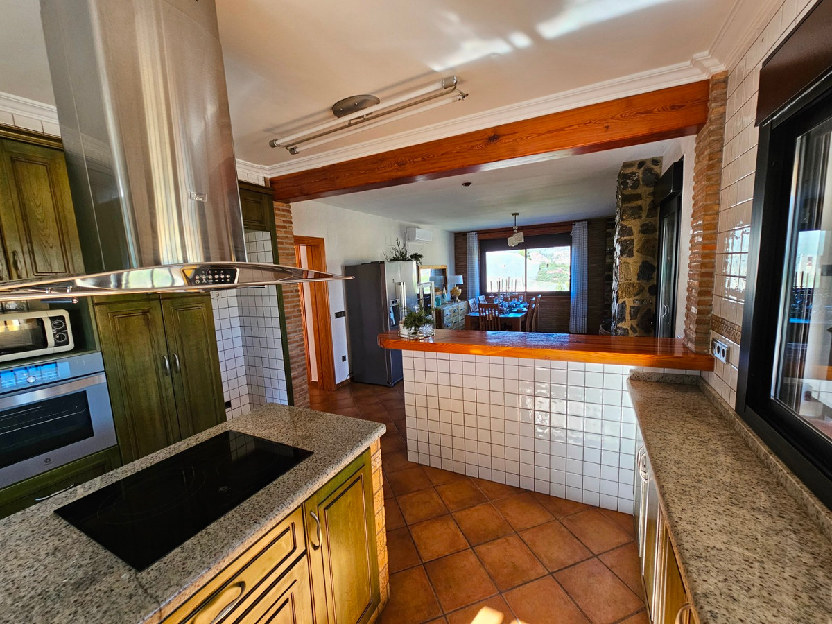 6 Bed Townhouse for sale in Callosa Den Sarria Costa Blanca, Alicante, Spain