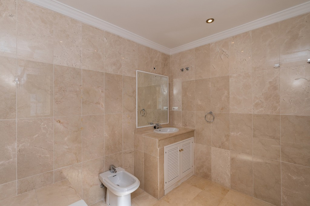 2 Bed Apartment for sale in Elviria Costa Del Sol, Málaga, Spain