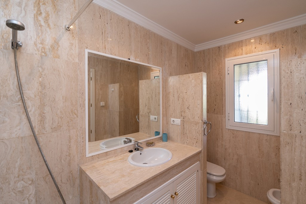 2 Bed Apartment for sale in Elviria Costa Del Sol, Málaga, Spain