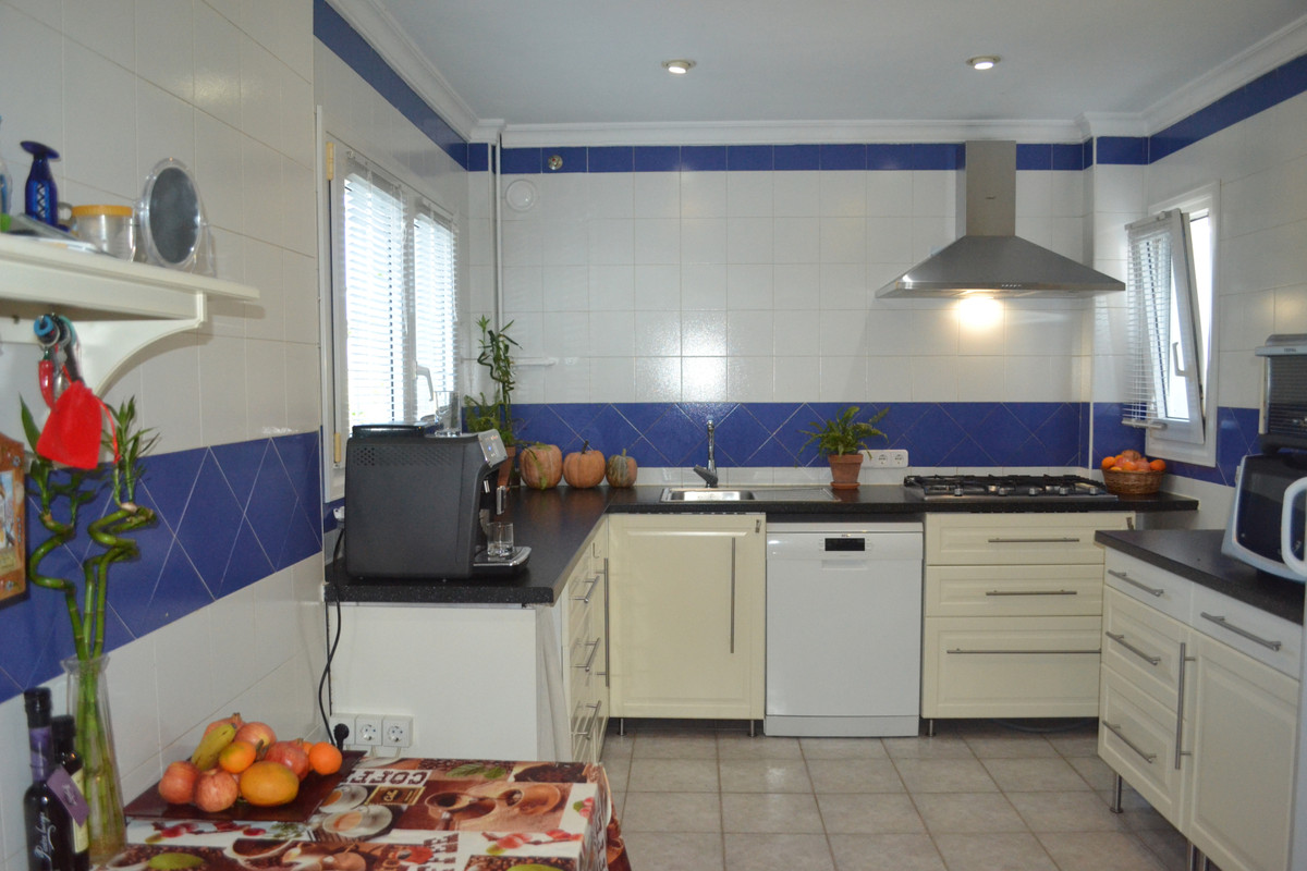 6 Bed Townhouse for sale in Alhaurín De La Torre Costa Del Sol, Málaga, Spain