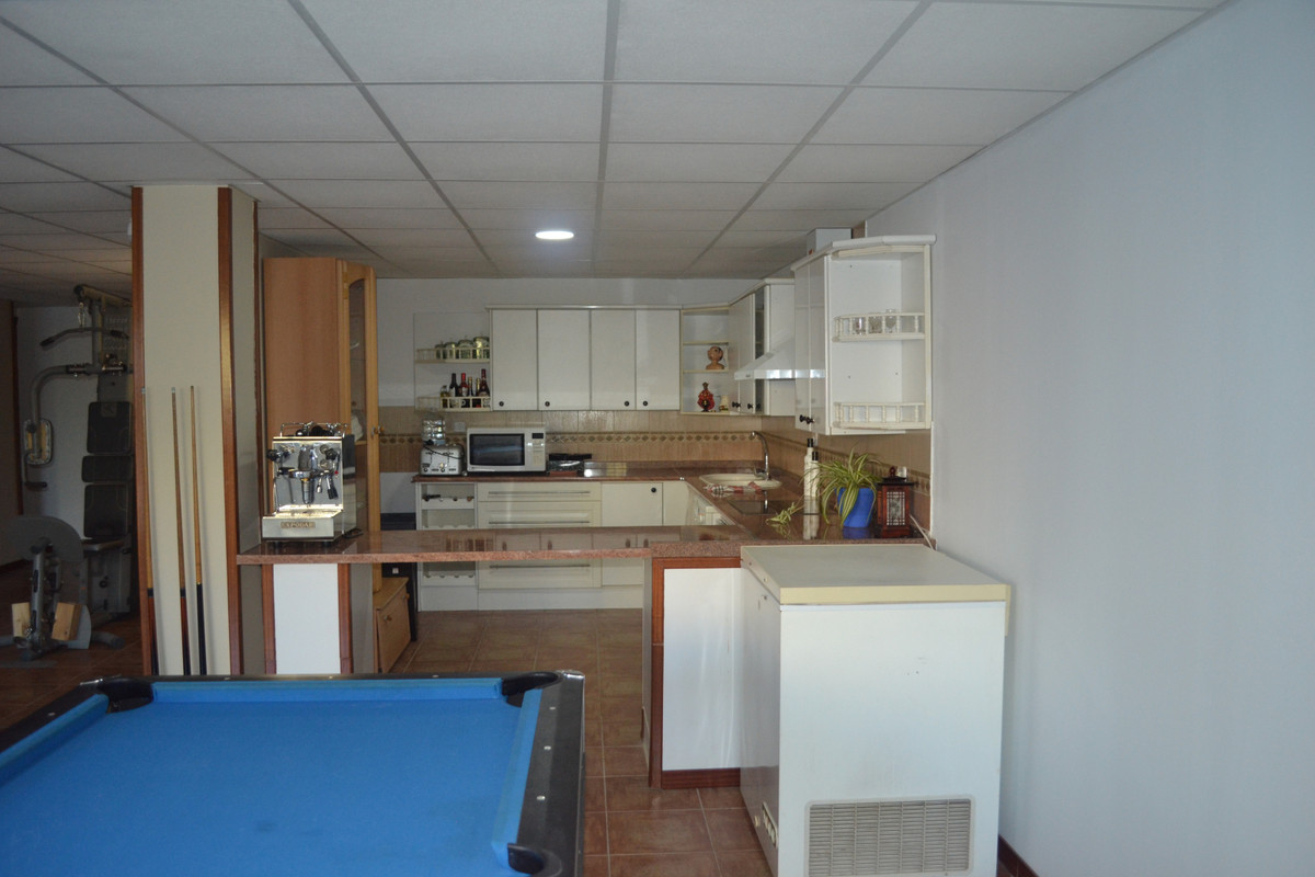 6 Bed Townhouse for sale in Alhaurín De La Torre Costa Del Sol, Málaga, Spain