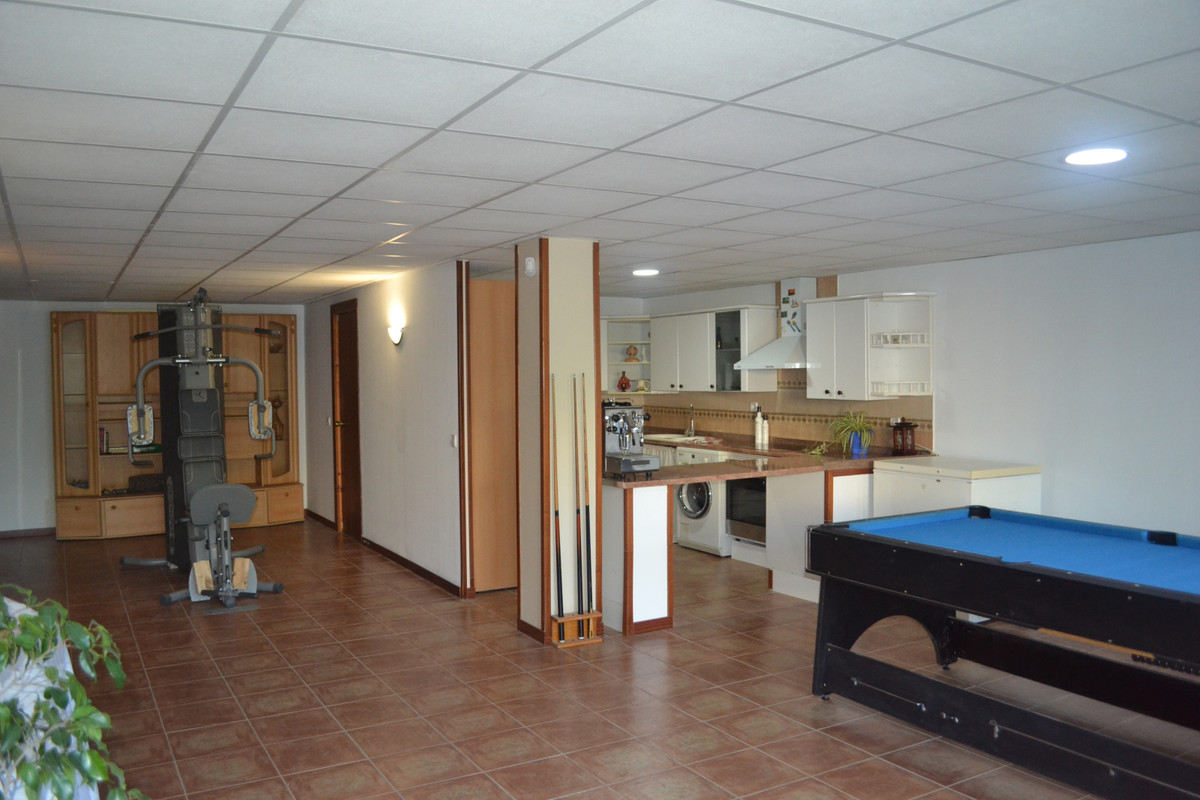 6 Bed Townhouse for sale in Alhaurín De La Torre Costa Del Sol, Málaga, Spain
