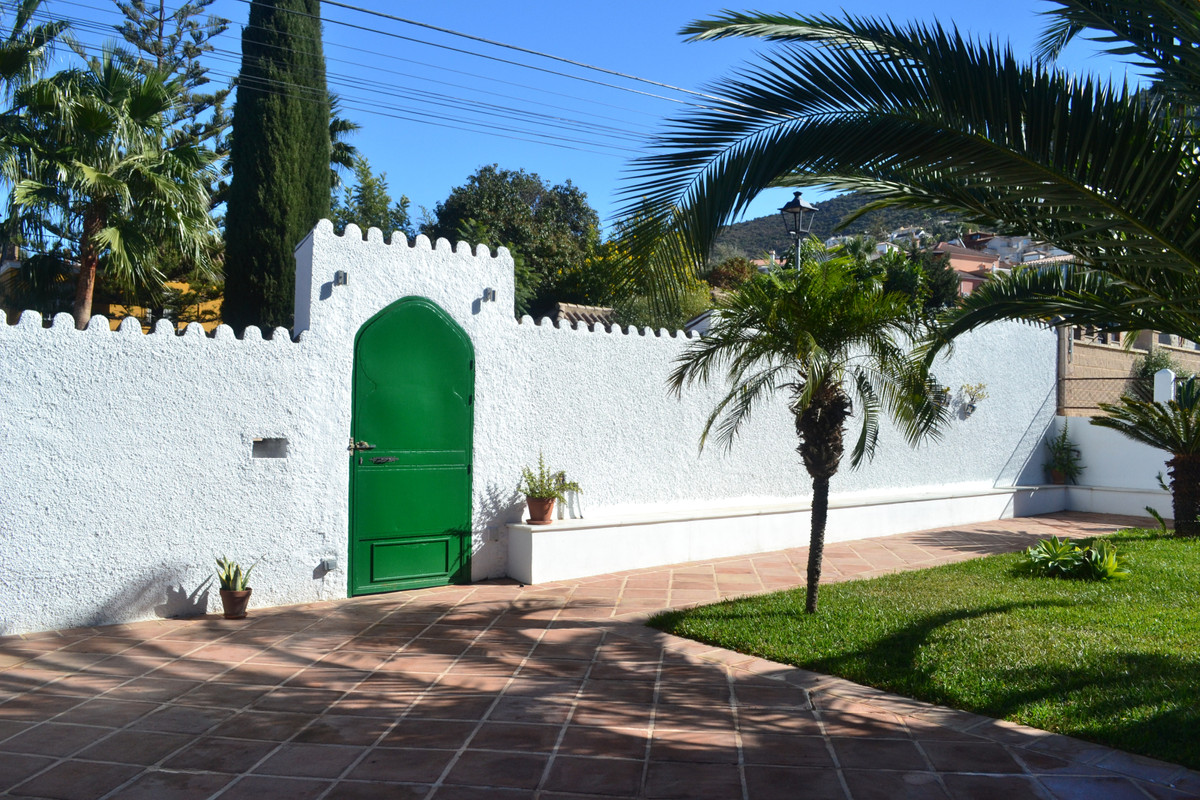 6 Bed Townhouse for sale in Alhaurín De La Torre Costa Del Sol, Málaga, Spain
