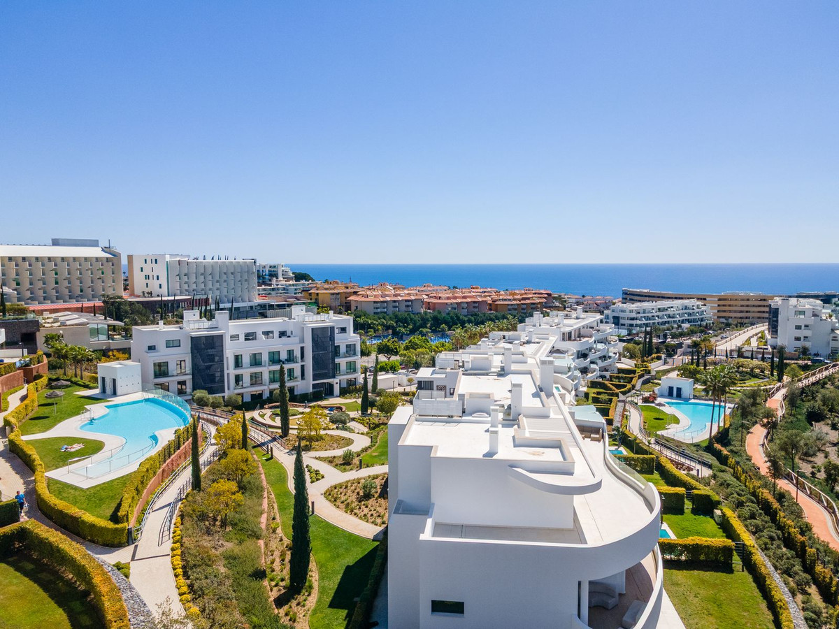 3 Bed Apartment for sale in Fuengirola Costa Del Sol, Málaga, Spain