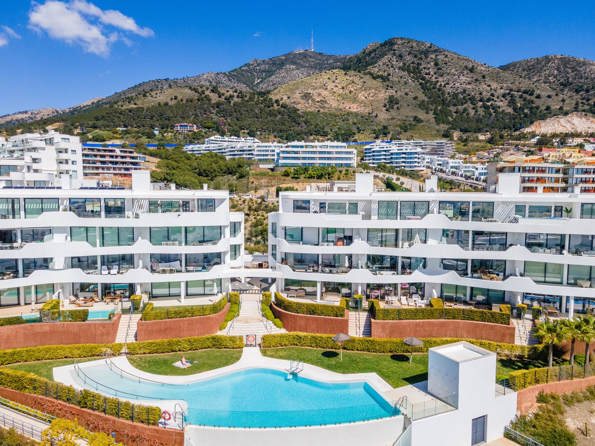 3 Bed Apartment for sale in Fuengirola Costa Del Sol, Málaga, Spain