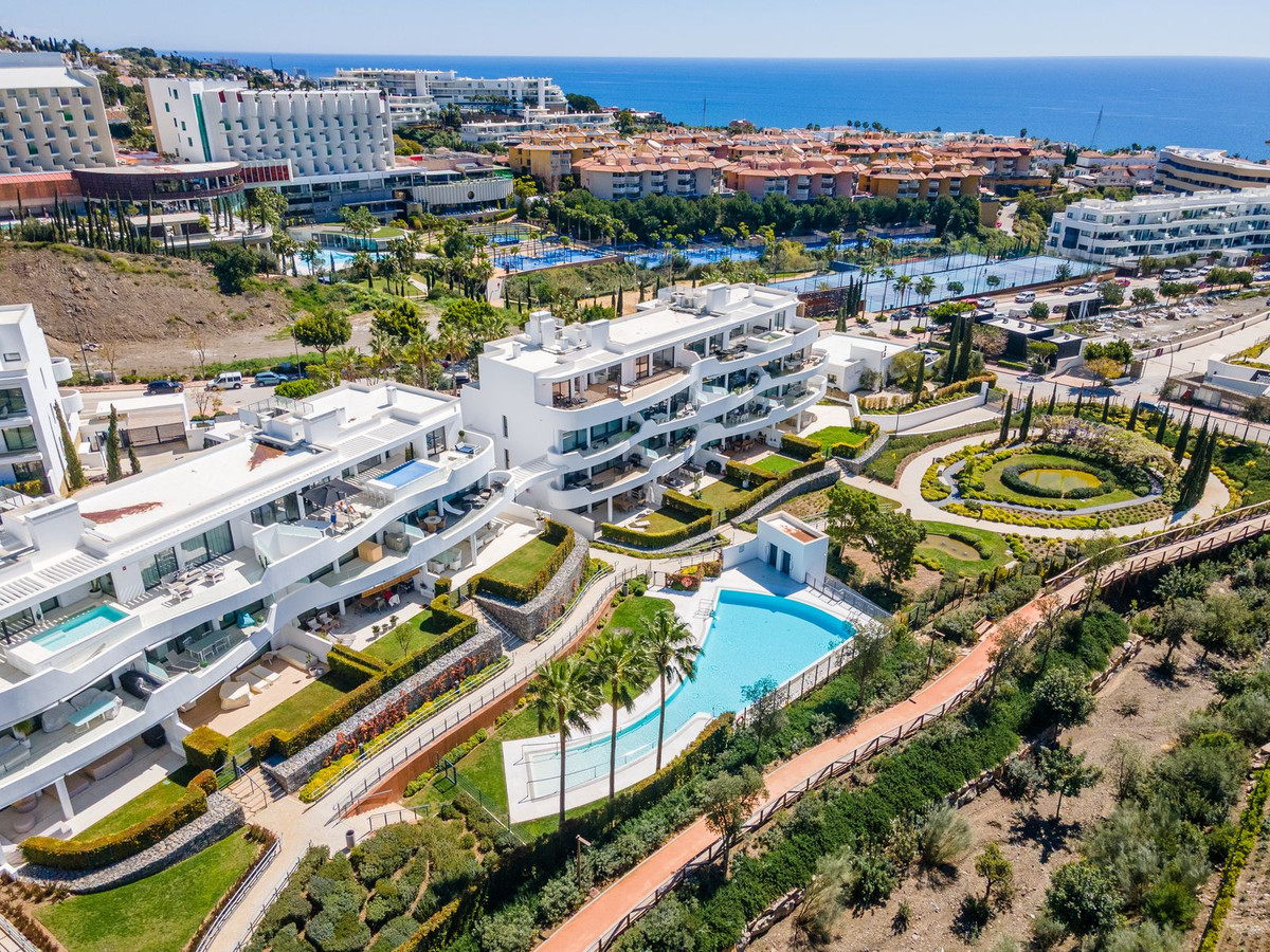 3 Bed Apartment for sale in Fuengirola Costa Del Sol, Málaga, Spain