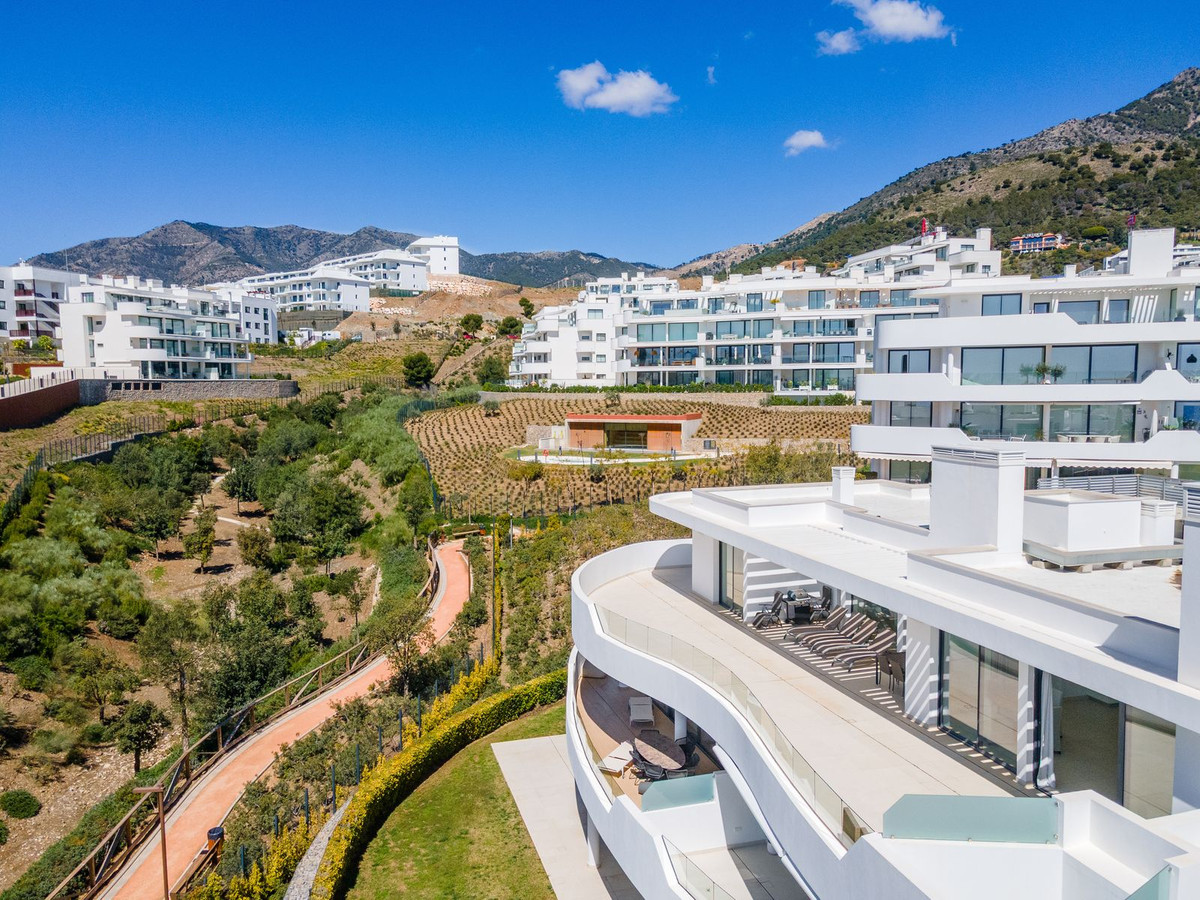3 Bed Apartment for sale in Fuengirola Costa Del Sol, Málaga, Spain