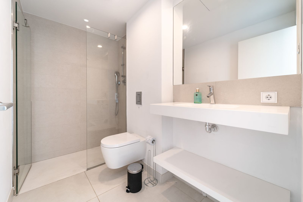 3 Bed Apartment for sale in Fuengirola Costa Del Sol, Málaga, Spain