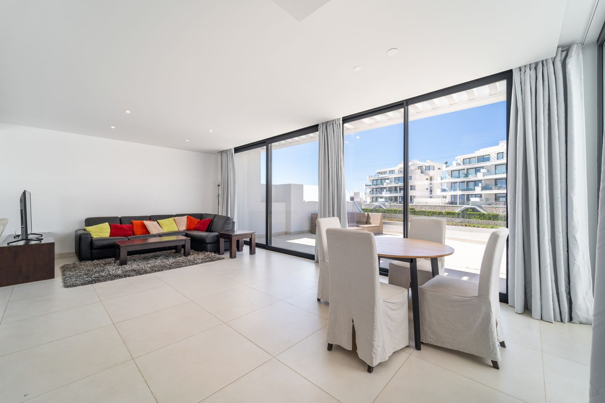 3 Bed Apartment for sale in Fuengirola Costa Del Sol, Málaga, Spain