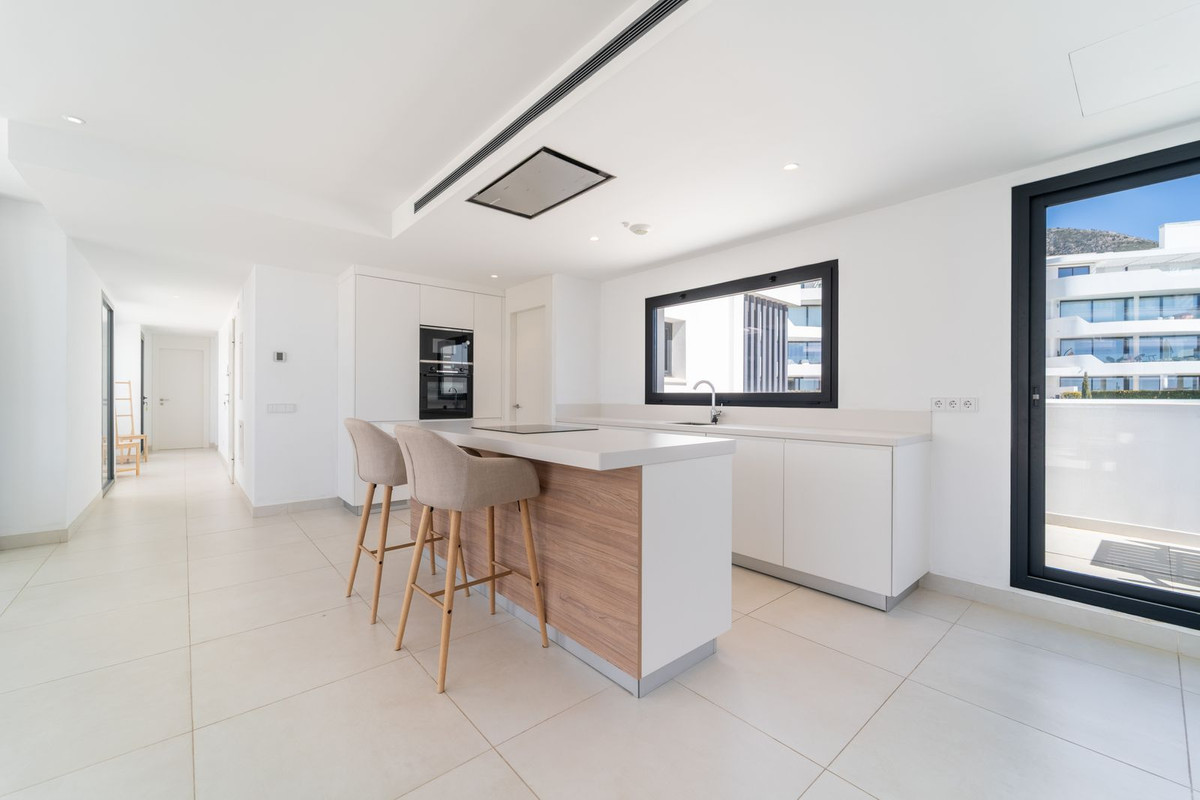 3 Bed Apartment for sale in Fuengirola Costa Del Sol, Málaga, Spain