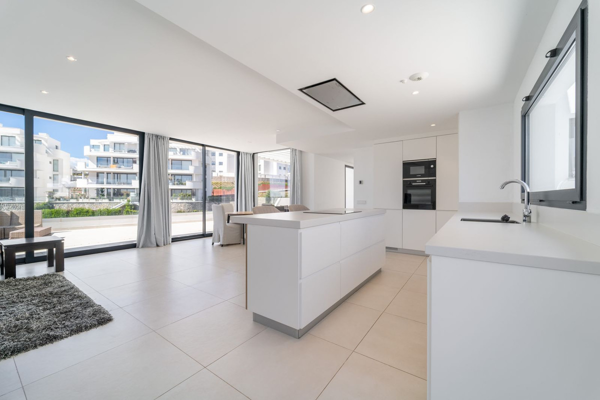 3 Bed Apartment for sale in Fuengirola Costa Del Sol, Málaga, Spain