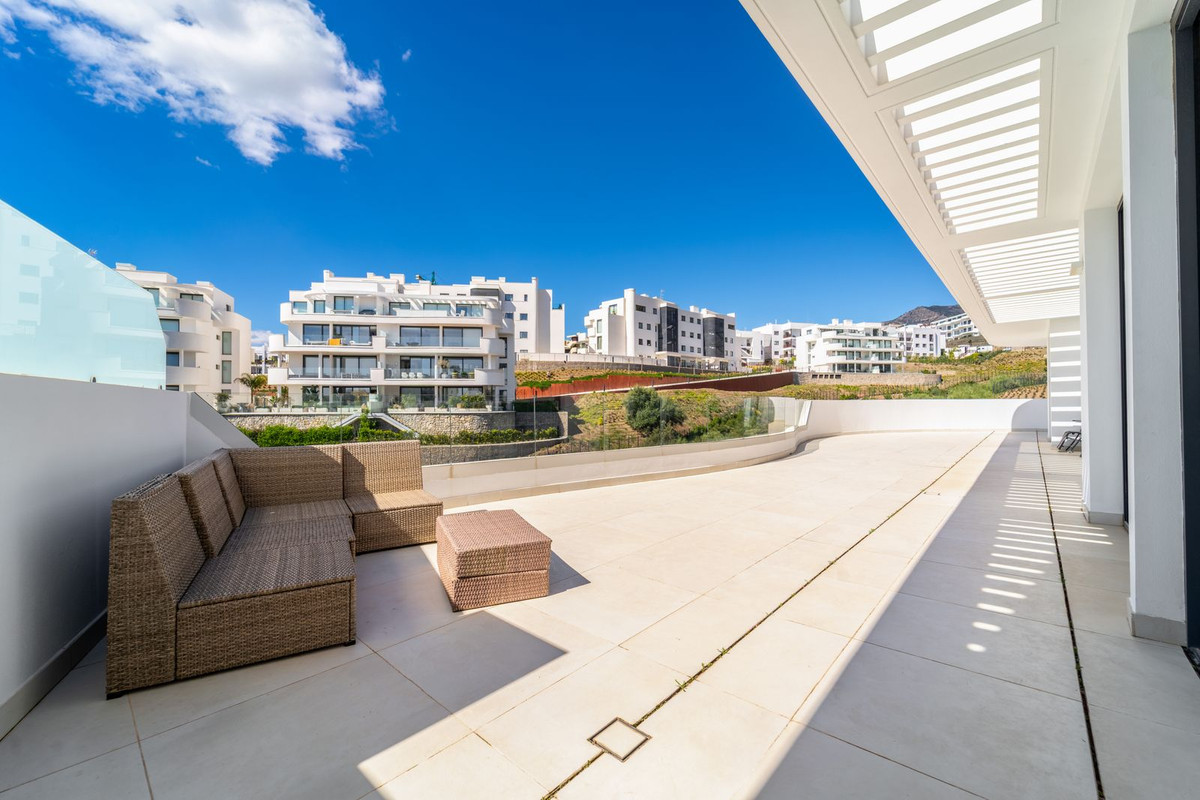 3 Bed Apartment for sale in Fuengirola Costa Del Sol, Málaga, Spain